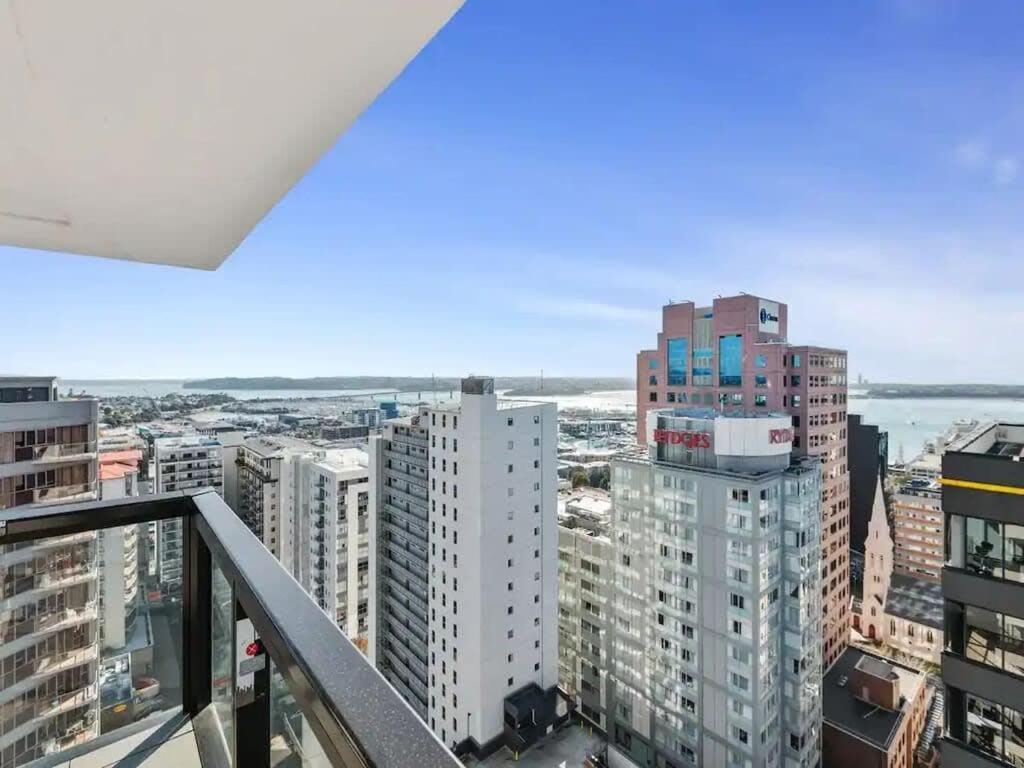 Just Opposite To Sky Tower , 2 Bed 2 Bath In Cbd Apartment Auckland Luaran gambar